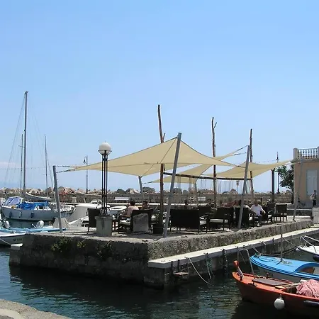 Paulina アパート *