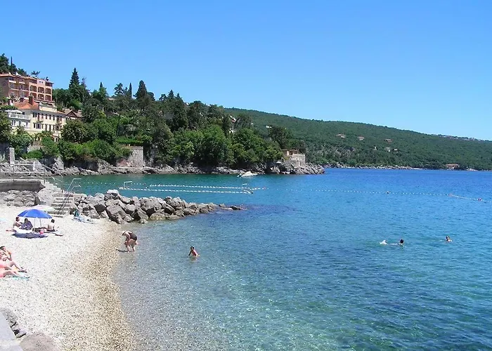 アパート Paulina